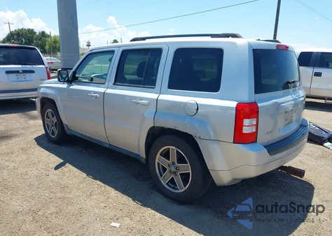2010 Jeep Patriot Sport из США, поврежденный, VIN 1J4NF2GB8AD512388